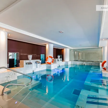 ホテル Coronado Thalasso & パゲラ