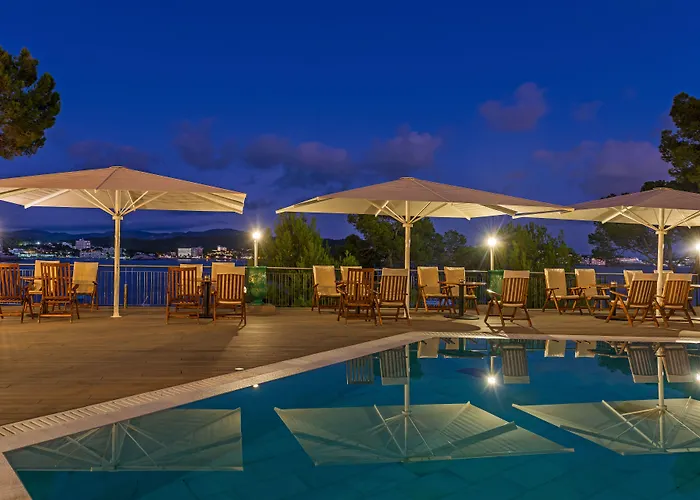 Готель Coronado Thalasso & Пагера